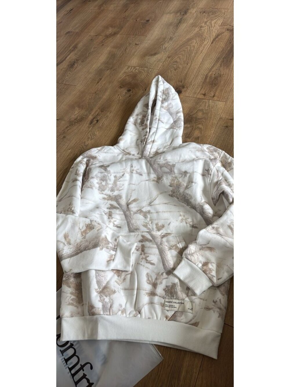 White camo comfrt sweatshirt
